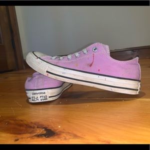 Pink Women’s Artistic Converse